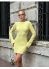 Kadın Sarı Bağlamalı Derin Sırt Dekolteli Uzun Kollu Gofre Dokulu Mini Parti Elbisesi