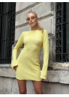 Kadın Sarı Bağlamalı Derin Sırt Dekolteli Uzun Kollu Gofre Dokulu Mini Parti Elbisesi