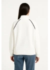 Oversize Dik Yaka Fermuarlı Sweatshirt - Zincir Nakışli Kanguru Cepli, - Beyaz