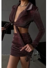 SİMLİ KUMAŞ BAĞLAMA DETAYLI CROP BLUZ -KISA BÜZGÜ DETAYLI ETEK - Bordo