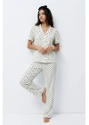 Kadın Kar Beyaz Puantiyeli Gömlek Yaka Kısa Kollu Düğmeli Pantolonlu Pijama Takımı