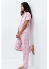 Kadın Pembe Çizgili Fiyonk Desenli Kısa Kollu Düğmeli Gömlek Yaka Pantolonlu Pijama Takımı