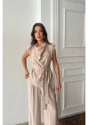 TENCEL MODAL KOLSUZ BLUZ KAPALI CEP DETAYLI DÖKÜMLÜ - PANTOLON TAKIM - Bej
