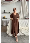 V YAKA BEL BONCUK BAĞLAMALI MÜSLİN ELBİSE YIRTMAÇ DETAYLI - Kahverengi