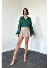 Zümrüt Kolları Tüylü Saten Crop