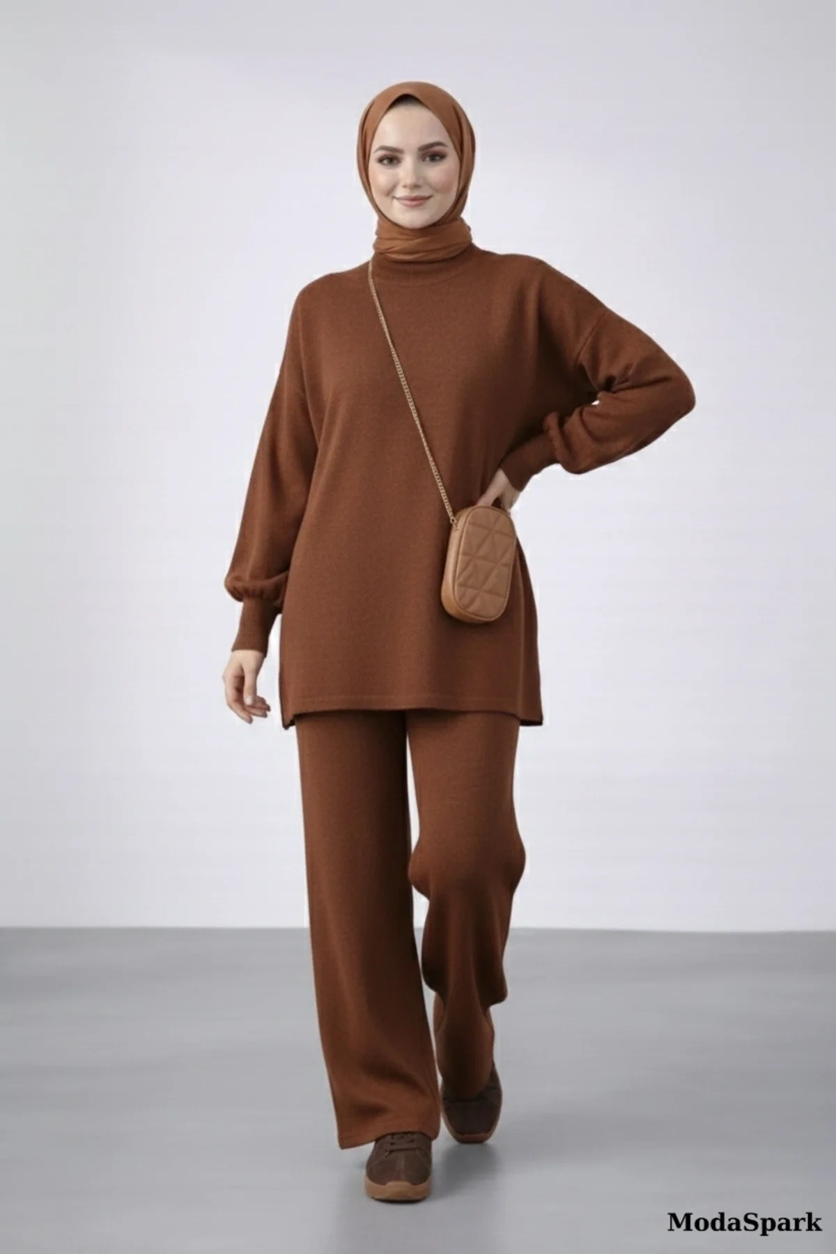Kadın Kahverengi Balon Kol Yarım Balıkçı Yaka Tunik Bol Paça Pantolon 2li Triko Tesettür Takım
