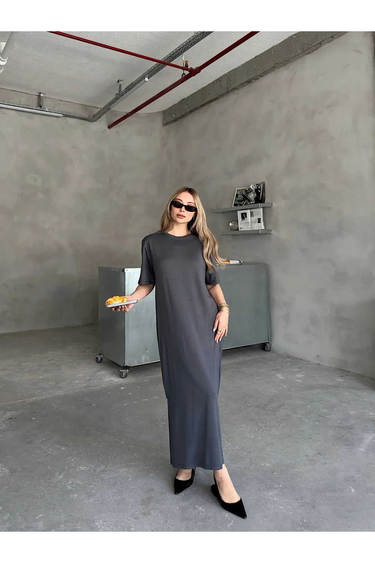 Kadın Antrasit Bisiklet Yaka Kısa Kollu Yırtmaçlı Rahat Kalıp Modal Pike Kumaş Midi Elbise