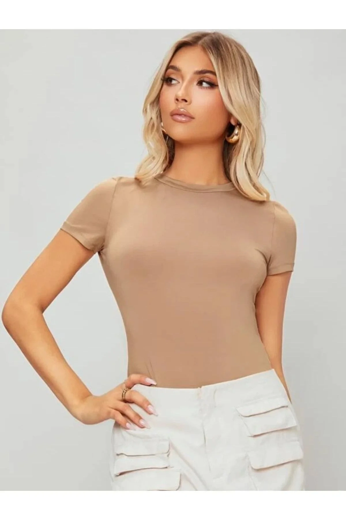 Kadın Bej Bisiklet Yaka Kısa Kol Vücudu Saran Sandy Kumaş Tanga Basic Bodysuit