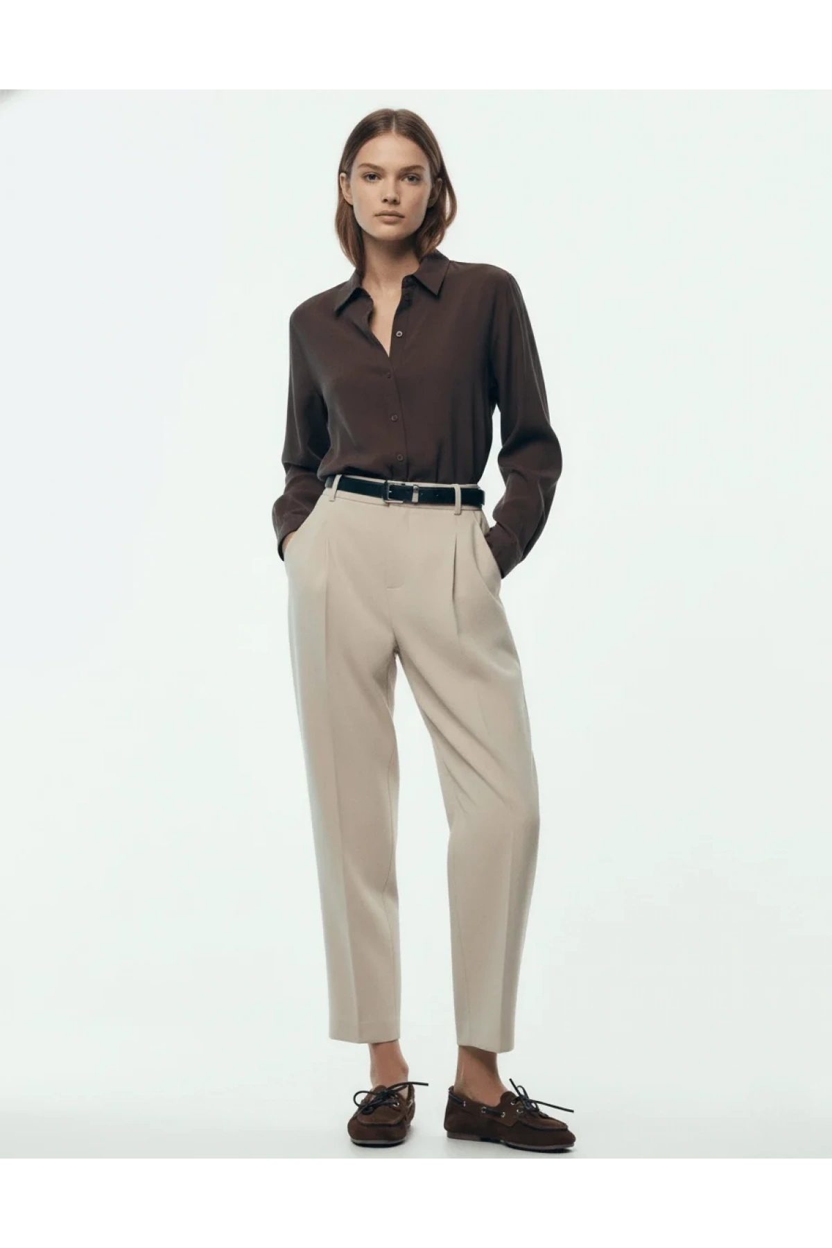 bysoca Kadın Bej Yüksek Bel Kemerli Pens Detaylı Cepli Bilek Boy Havuç Kesim Klasik Kumaş Pantolon