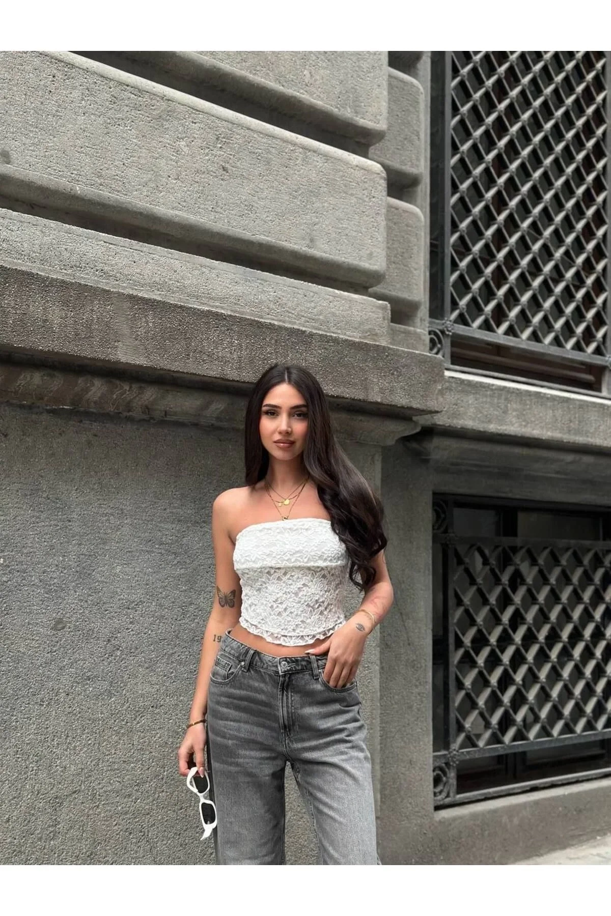 Kadın Beyaz Güpür Dantel Straplez Büstiyer Asimetrik Kesim Yazlık Crop Top