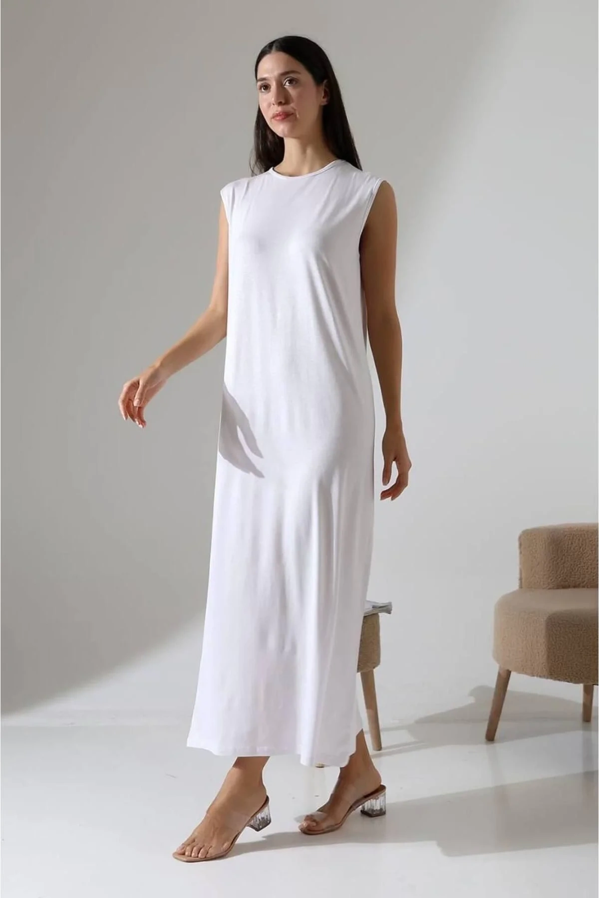Kadın Beyaz Oversize Sıfır Kol Bisiklet Yaka Uzun Maxi Basic Viskon İçlik Jile Elbise