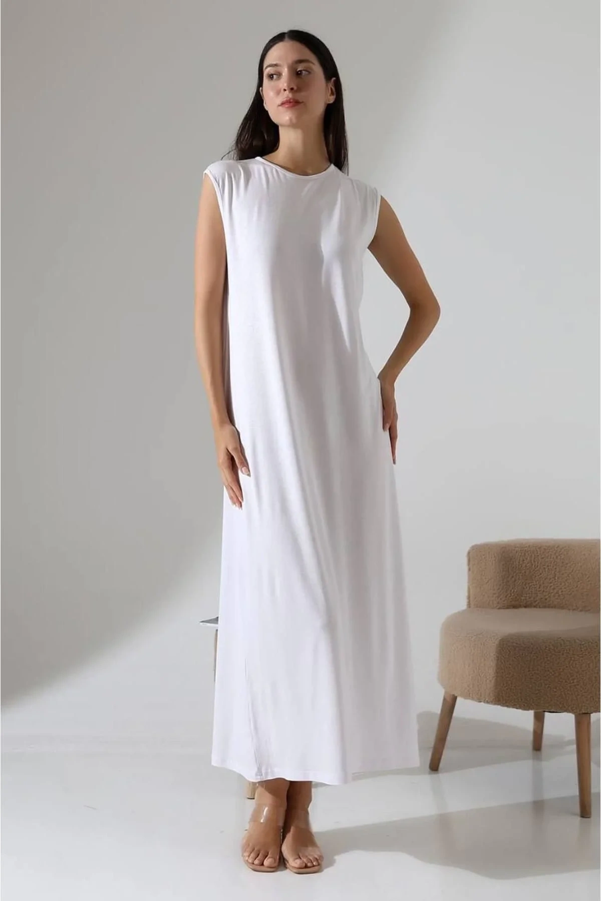 Kadın Beyaz Oversize Sıfır Kol Bisiklet Yaka Uzun Maxi Basic Viskon İçlik Jile Elbise
