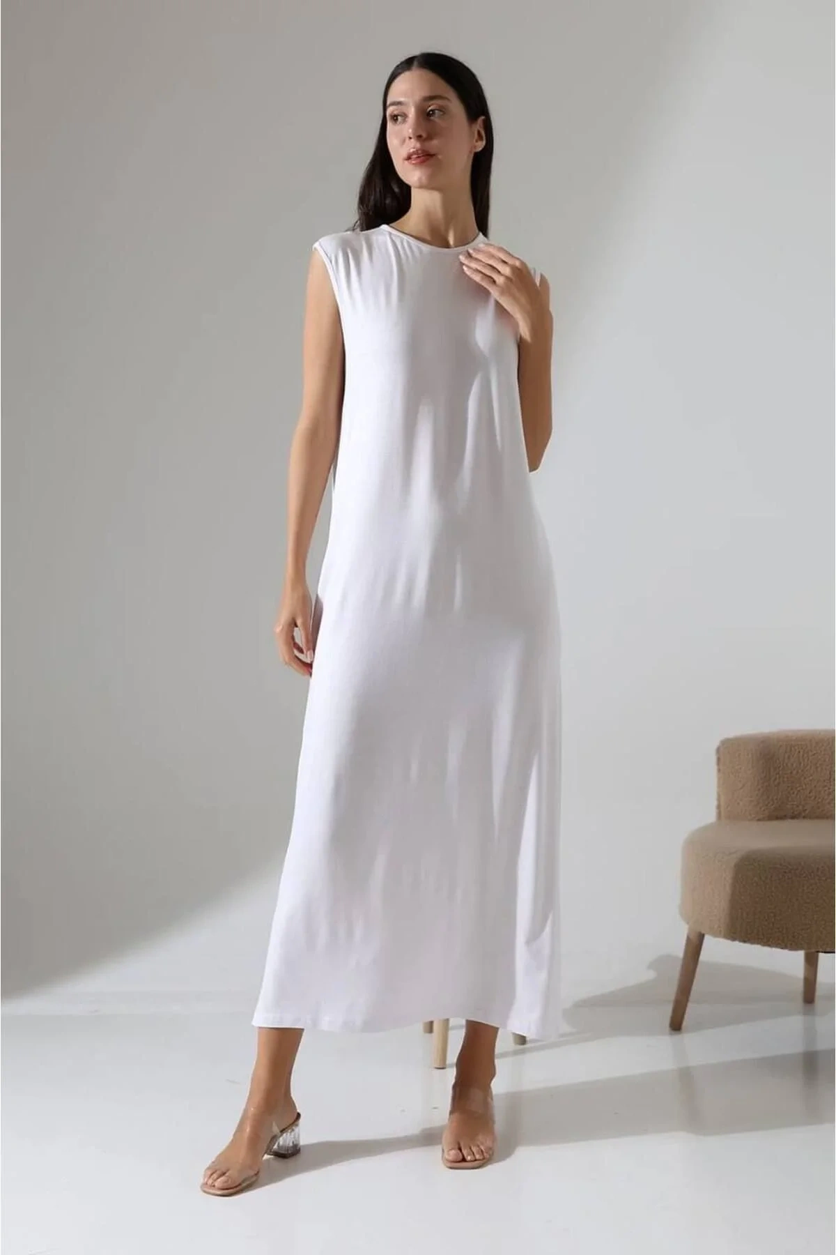 Kadın Beyaz Oversize Sıfır Kol Bisiklet Yaka Uzun Maxi Basic Viskon İçlik Jile Elbise