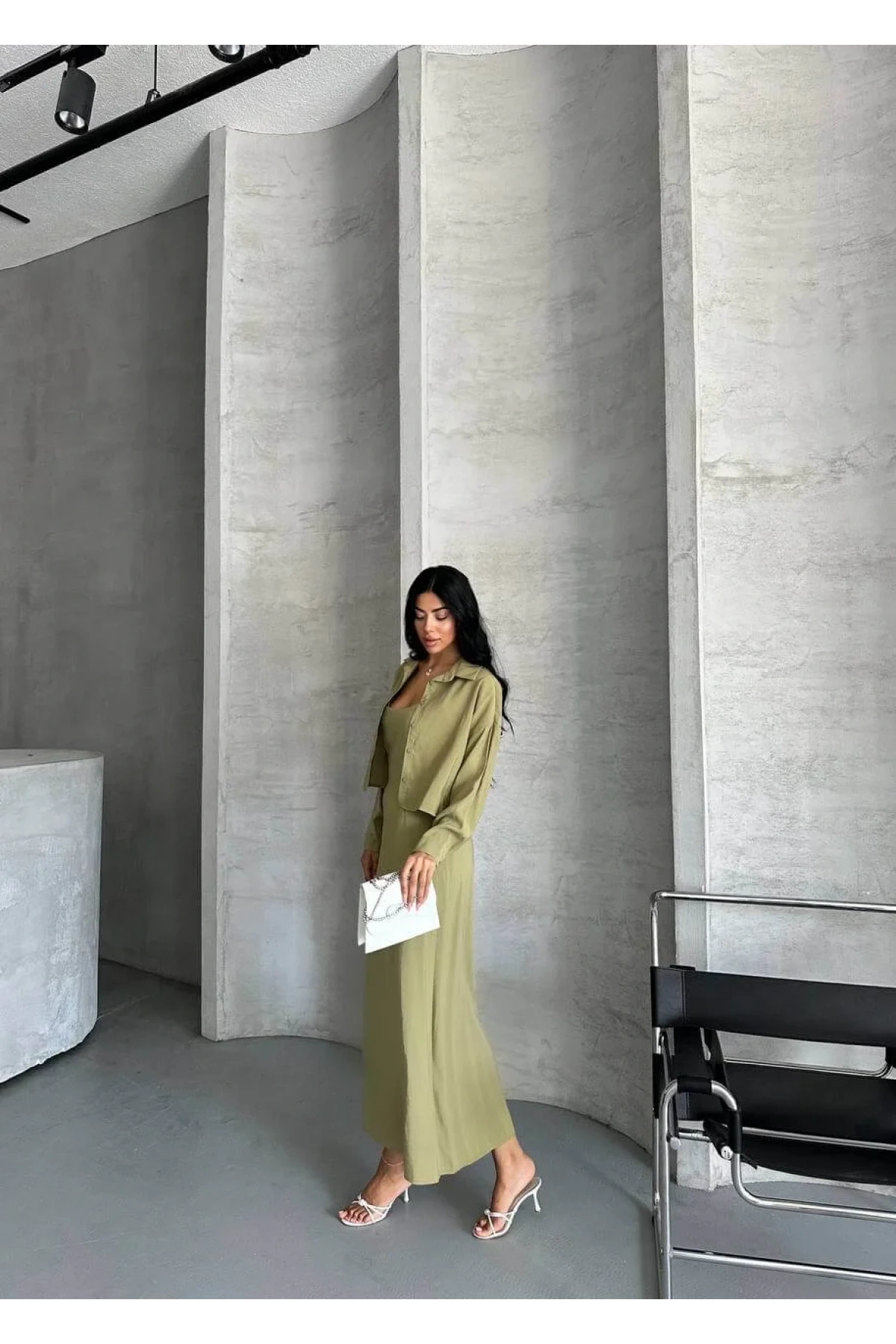 bysoca Kadın Haki Dokuma Kumaş Crop Gömlek ve U Yaka İp Askılı Uzun Elbise İkili Takım