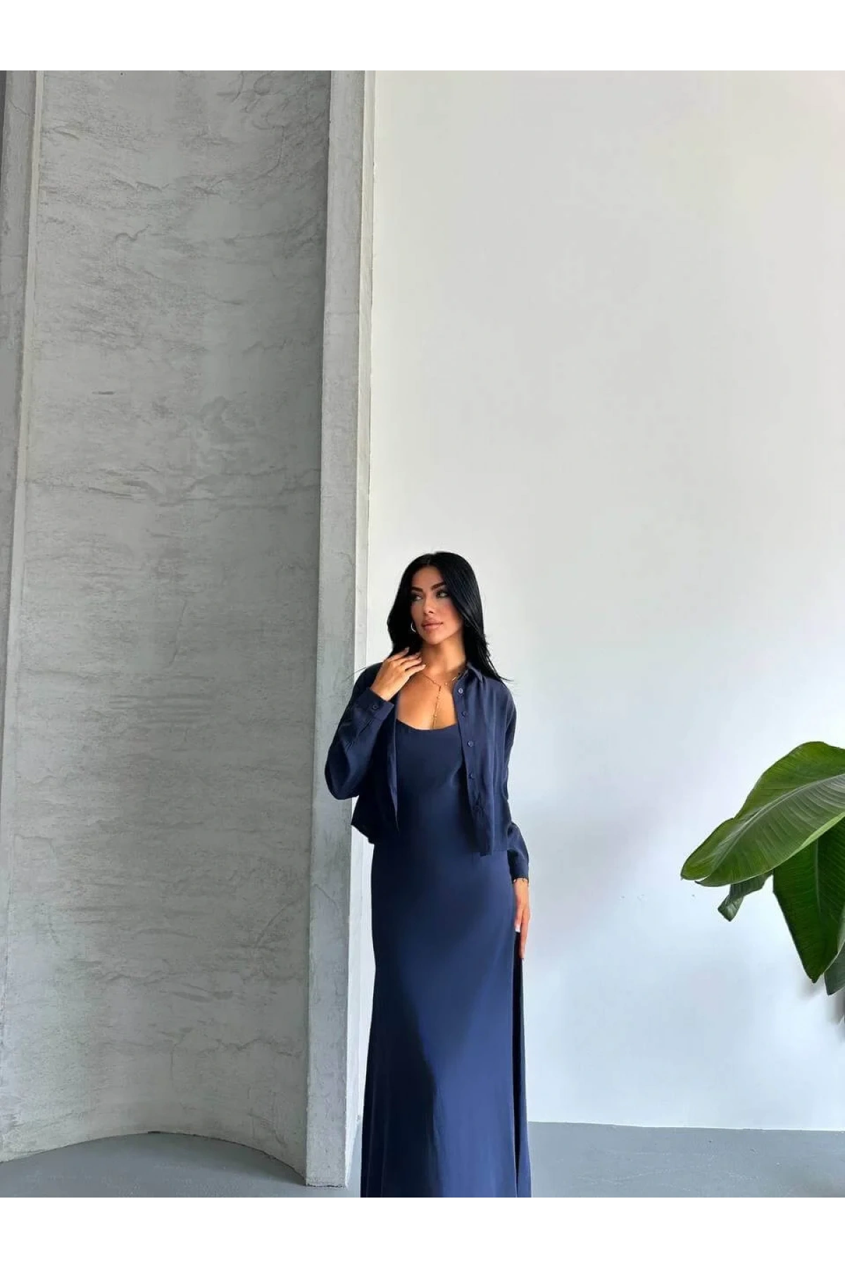 Kadın Lacivert Dokuma Kumaş Crop Gömlek ve U Yaka İp Askılı Uzun Elbise İkili Takım