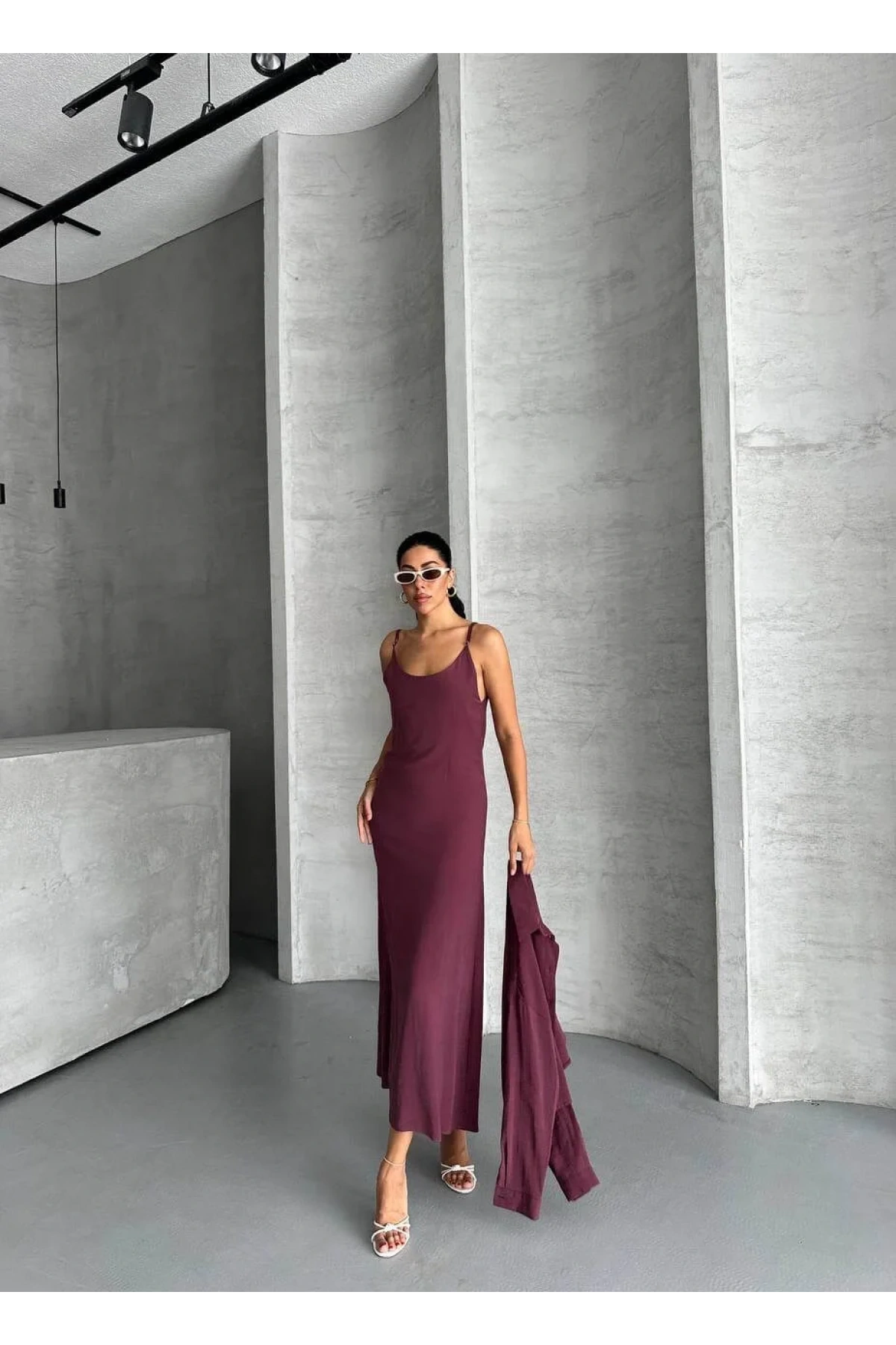 Kadın Mürdüm Dokuma Kumaş Crop Gömlek ve U Yaka İp Askılı Uzun Elbise İkili Takım