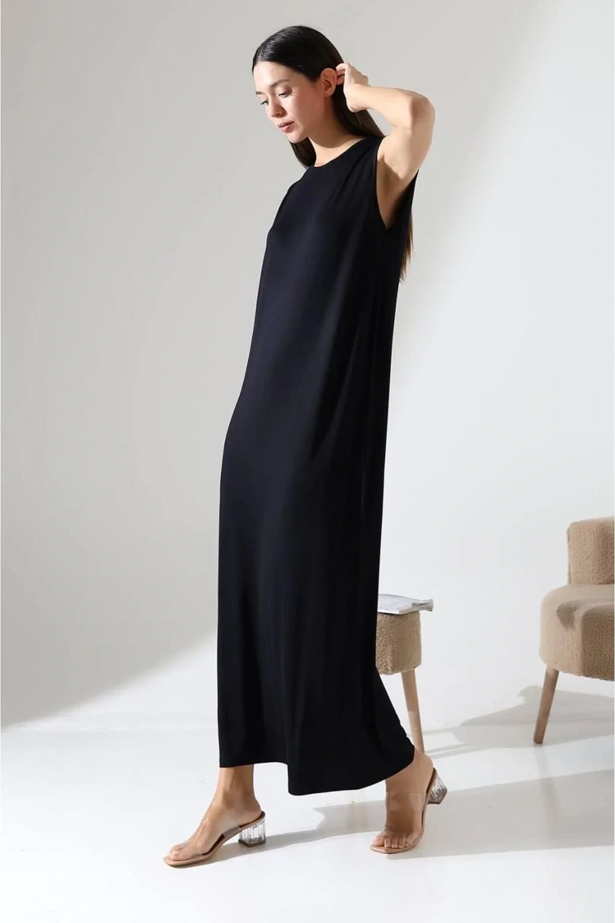 Kadın Siyah Oversize Sıfır Kol Bisiklet Yaka Uzun Maxi Basic Viskon İçlik Jile Elbise
