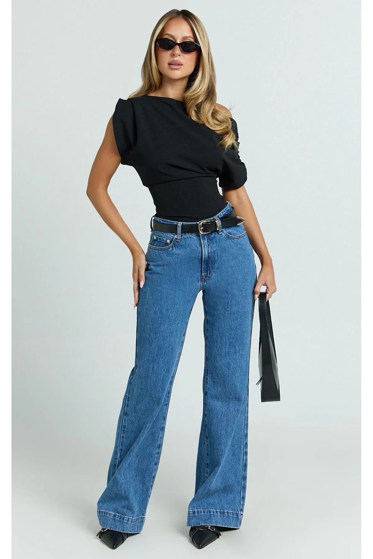 bysoca Kadın Siyah Tek Omuz Düşük Kollu Asimetrik Yaka Drapeli Vücudu Saran Crop Bluz