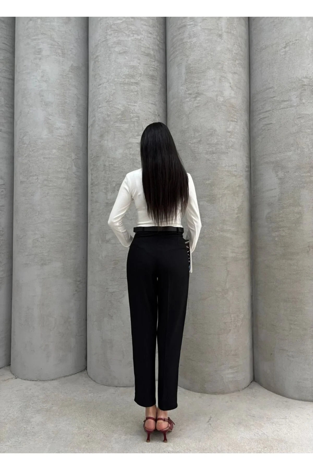 bysoca Kadın Siyah Yüksek Bel Kemerli Pileli Cepli Bilek Boy Havuç Kesim Klasik Kumaş Pantolon