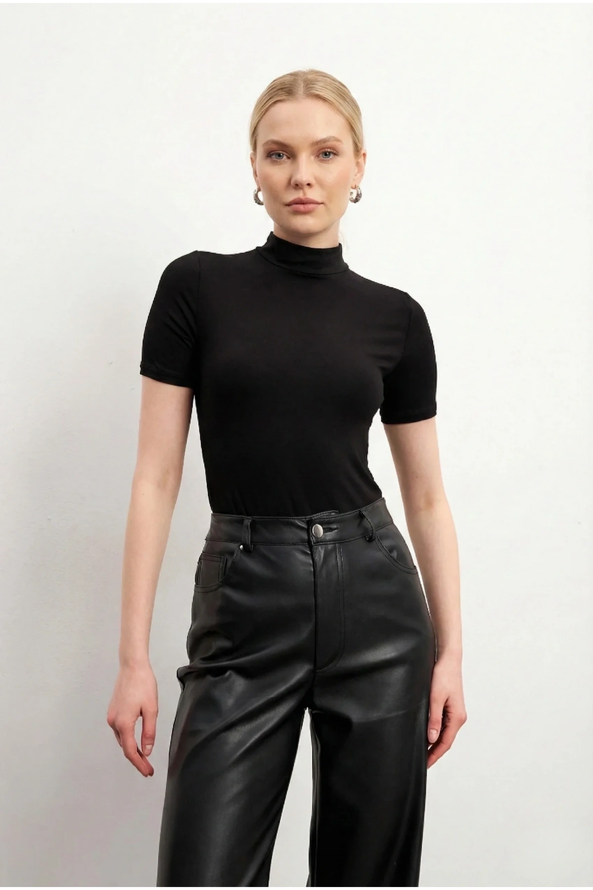 Kadın 2li Siyah Bej Yarım Balıkçı Yaka Kısa Kollu Esnek Pamuklu Basic Bluz