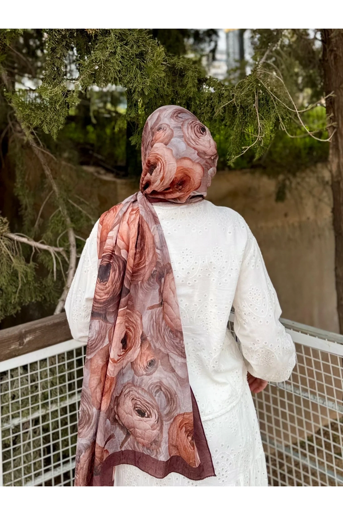 Kadın Acı Kahve Büyük Gül Floral Çiçek Desenli Bambu Dokuma Soft Yumuşak Şal