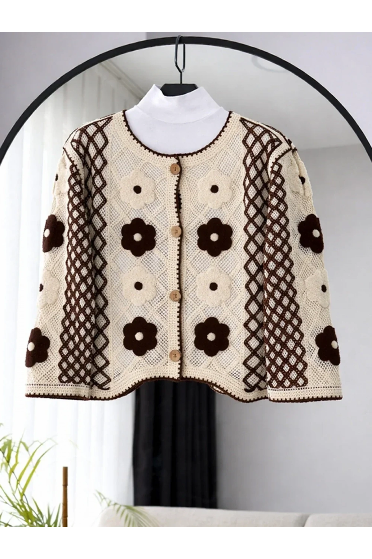 Kadın Bej Kahverengi Çiçek Nakışlı Baklava Desenli Bisiklet Yaka Düğmeli Bohem Örgü Triko Hırka