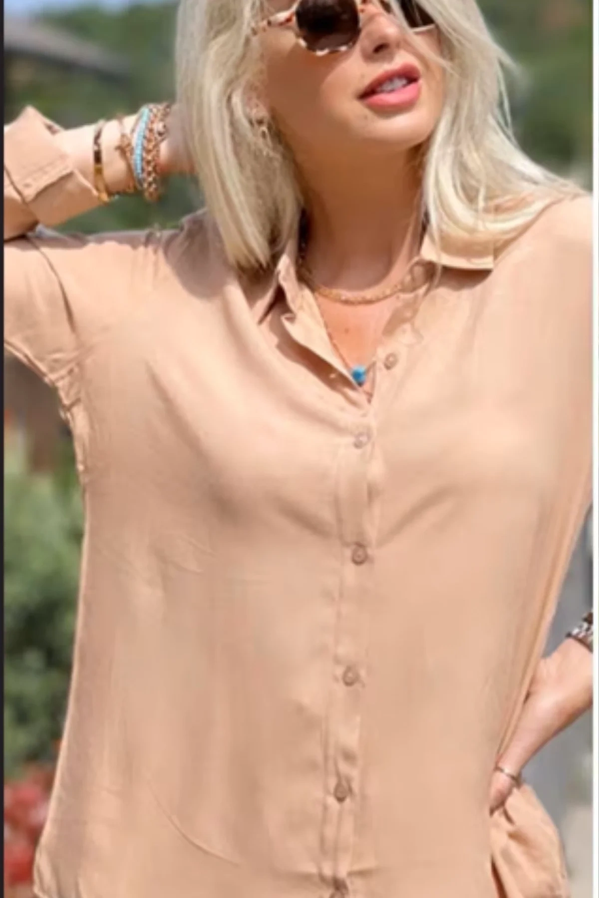 Kadın Bej Düz Renk Dokuma Uzun Kollu Manşetli Düğmeli Pamuklu Viskon Basic Gömlek