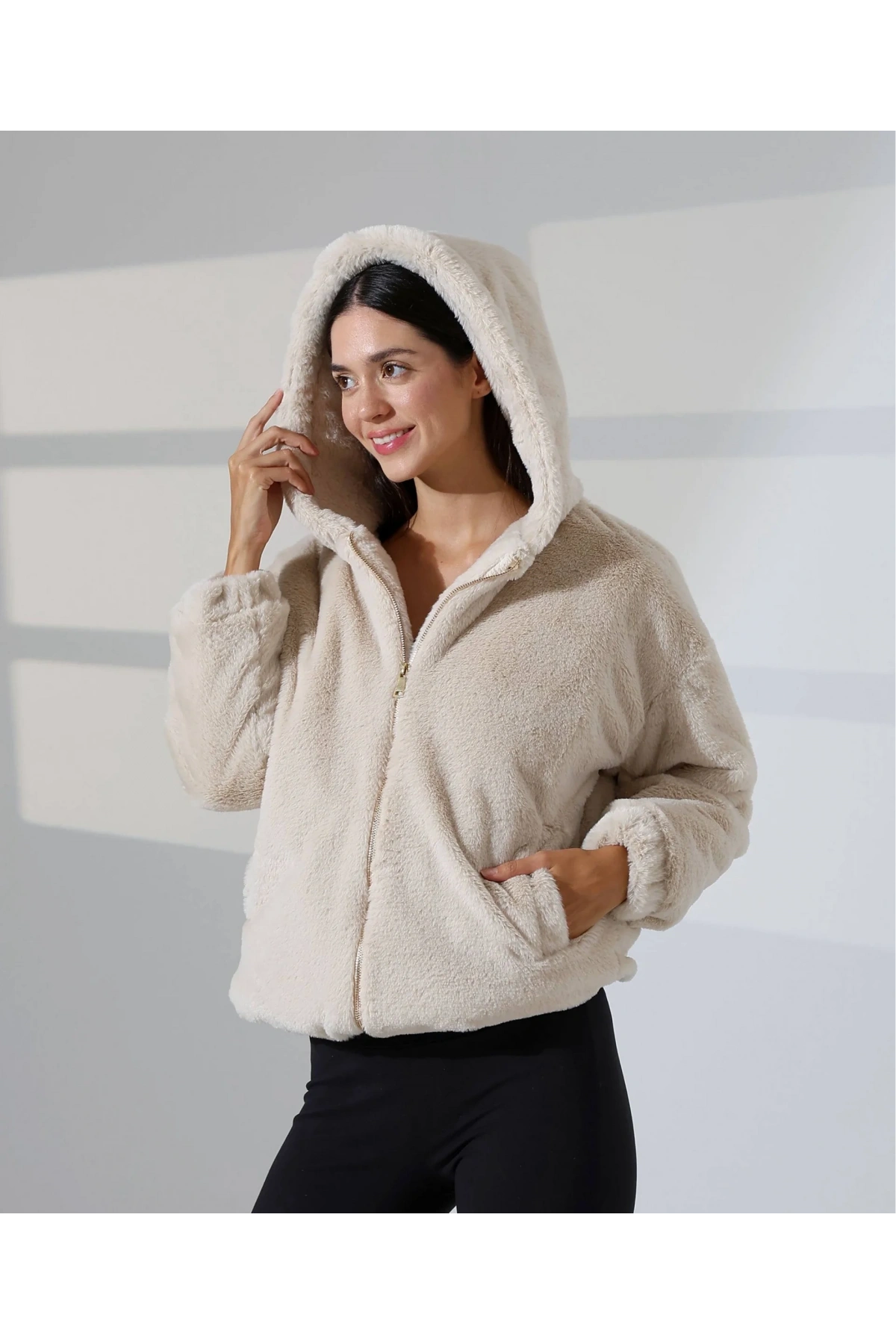 Kadın Bej Oversize Bomber Mont Kapüşonlu Fermuarlı Peluş Astarlı