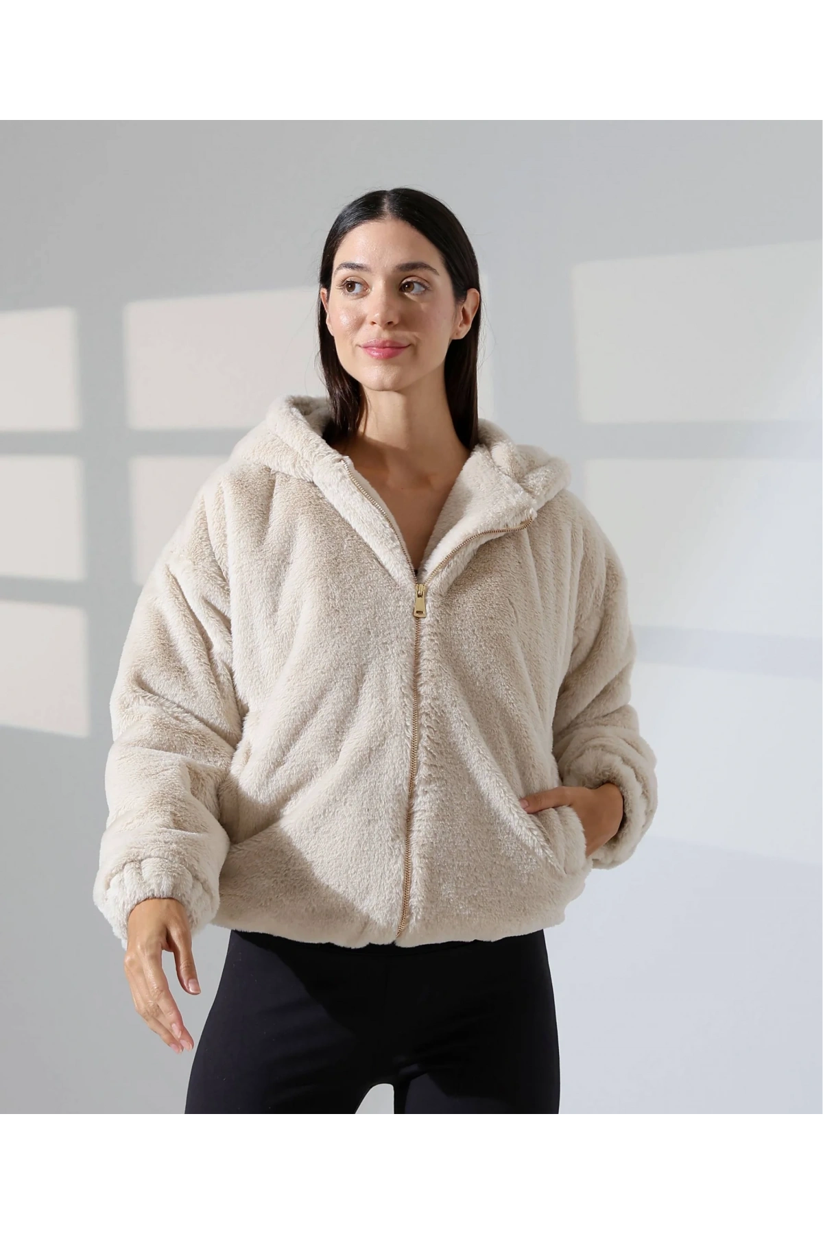 Kadın Bej Oversize Bomber Mont Kapüşonlu Fermuarlı Peluş Astarlı