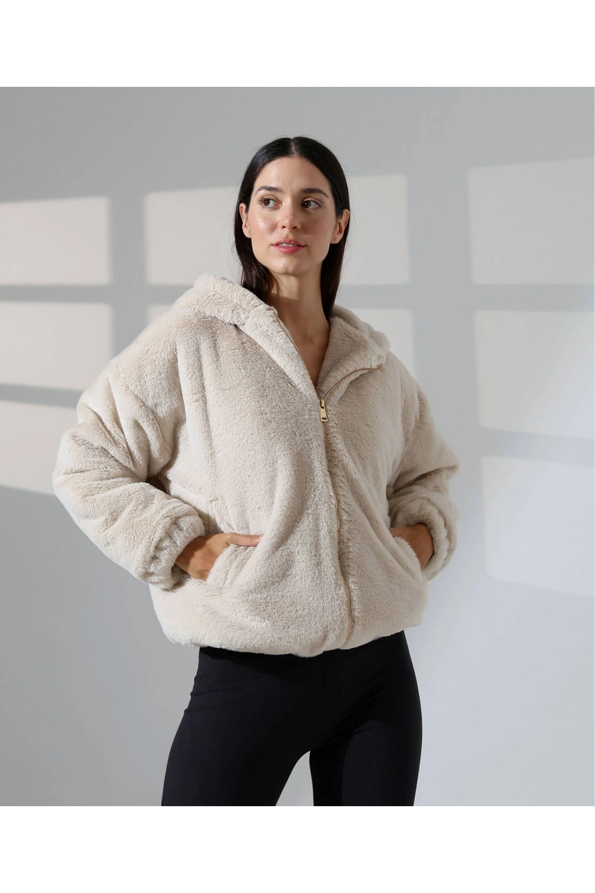 Kadın Bej Oversize Bomber Mont Kapüşonlu Fermuarlı Peluş Astarlı
