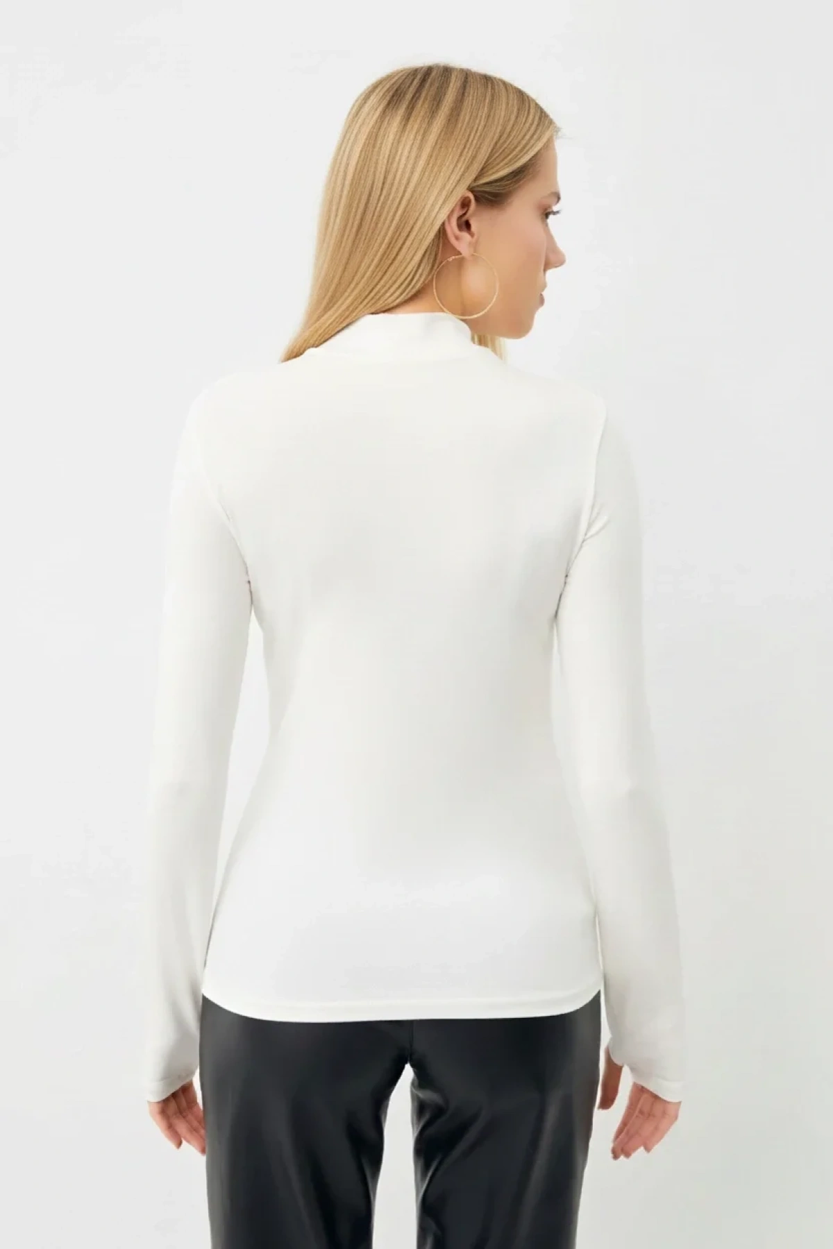 Kadın Beyaz Balıkçı Yaka Parmak Geçmeli Uzun Kollu Pamuklu Esnek Basic Body Bluz