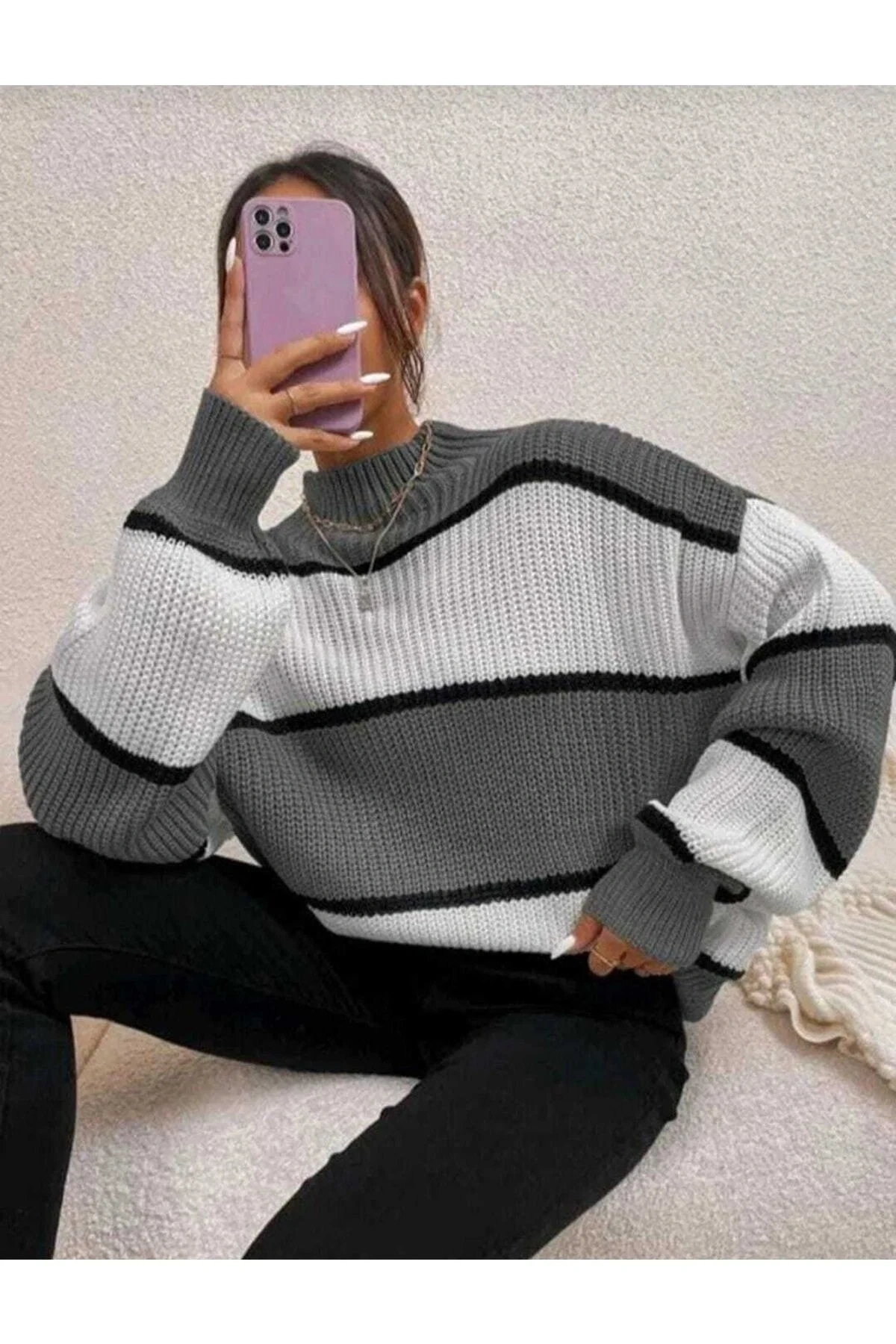 Kadın Gri Beyaz Çizgili Yarım Balıkçı Yaka Uzun Kol Oversize Selanik Örgü Triko Kazak