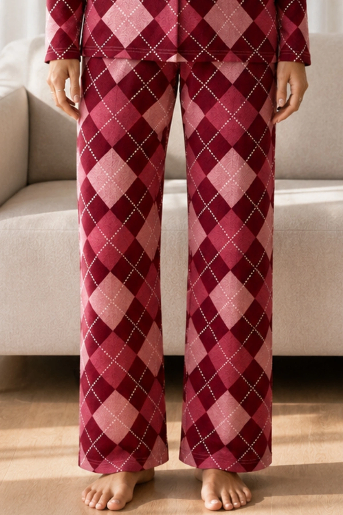 Kadın Kırmızı Baklava Desenli Uzun Kollu Düğmeli Gömlek Yaka Pantolonlu Pijama Takımı