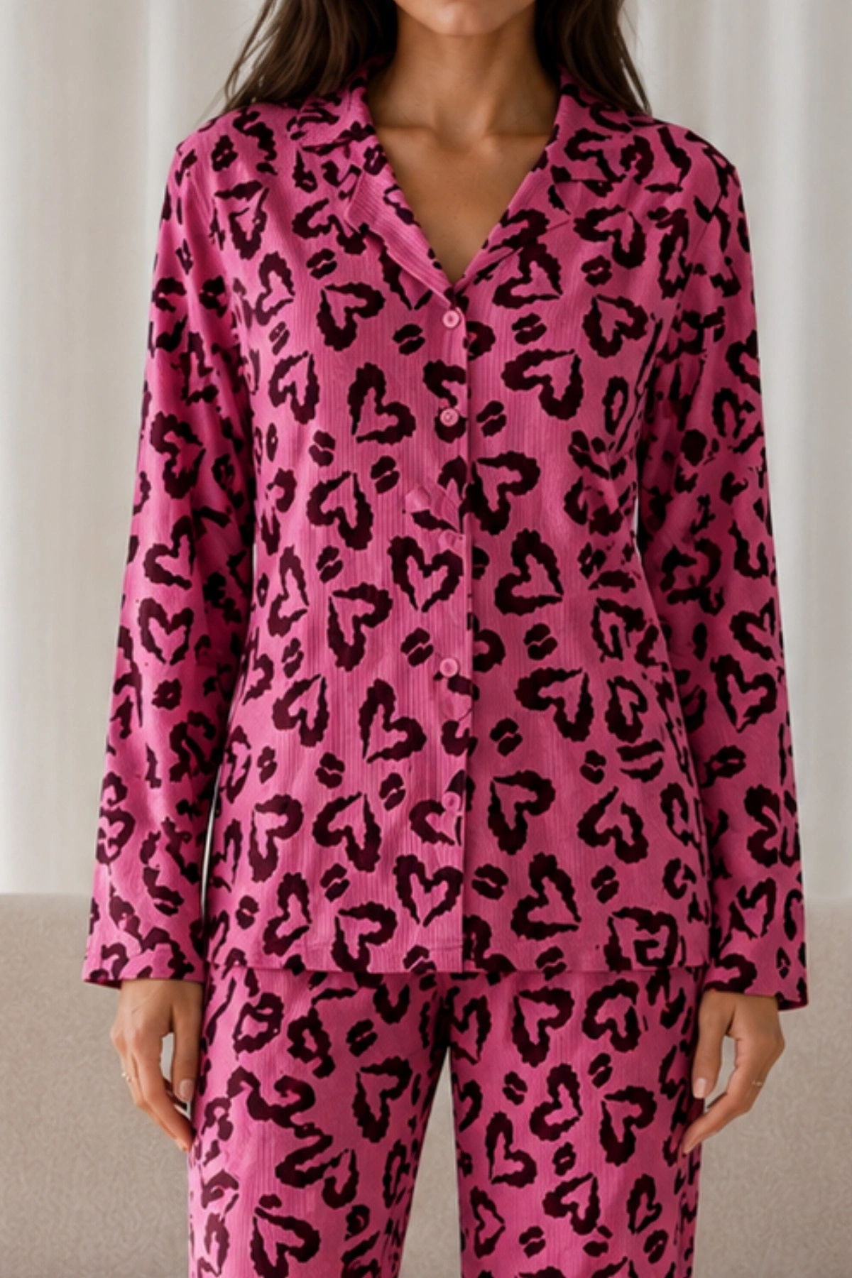 Kadın Lila Fitilli Leopar Desenli Gömlek Yaka Uzun Kollu Pantolonlu Pijama Takımı