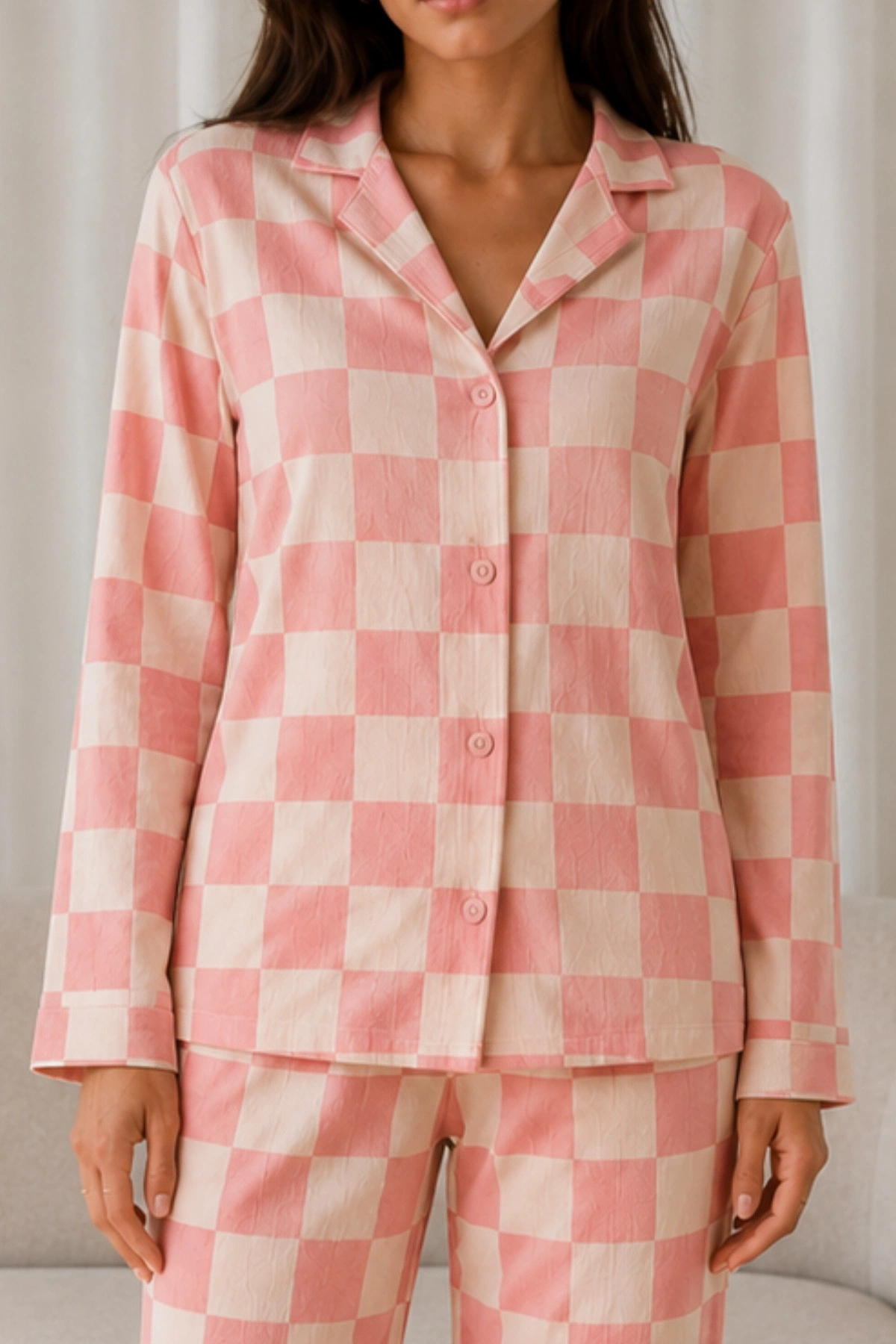 Kadın Pembe Dama Desenli Düğmeli Gömlek Yaka Uzun Kollu Pantolonlu Pijama Takımı
