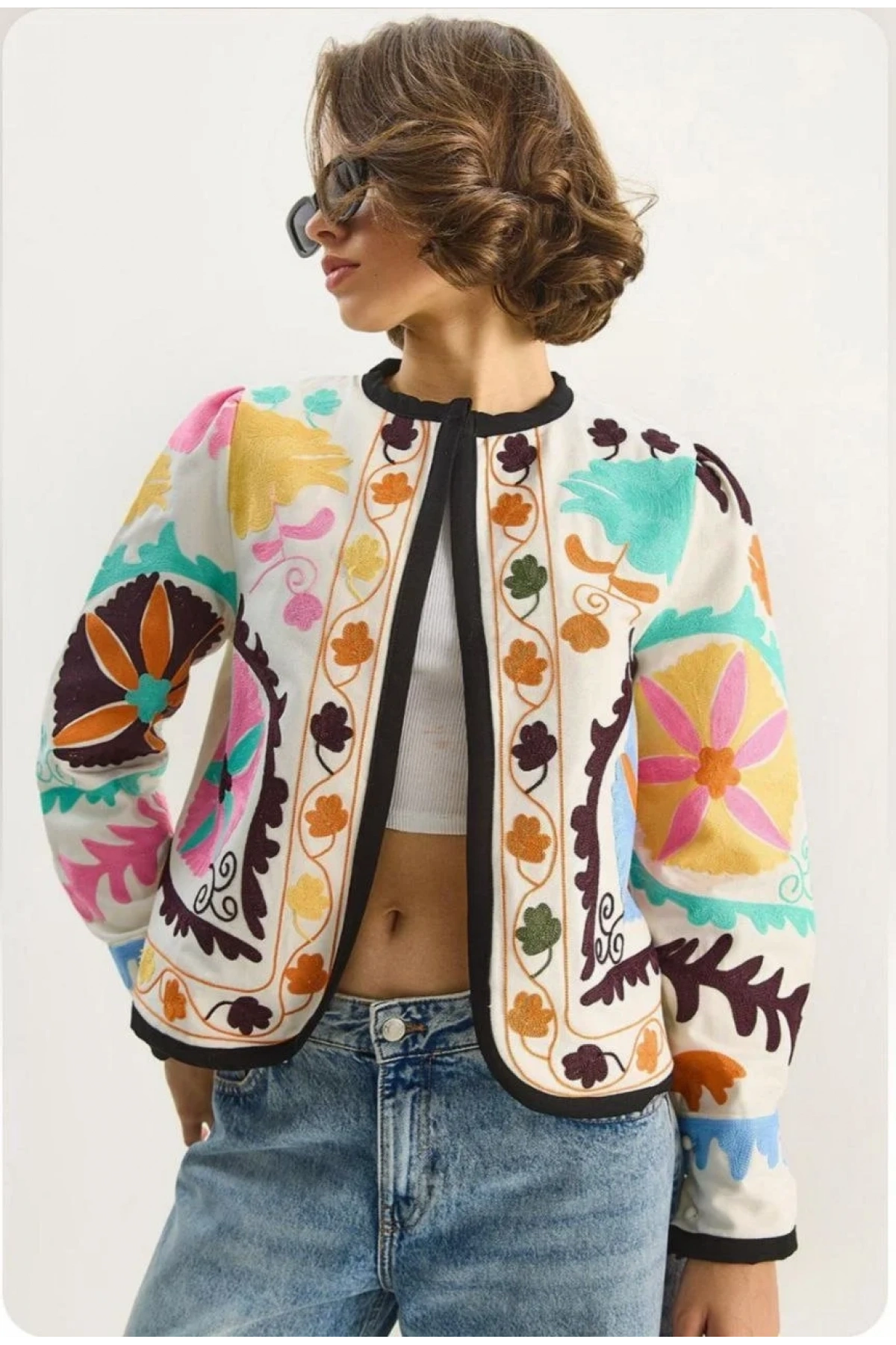 Kadın Ekru Bisiklet Yaka Uzun Kollu Suzani Renkli Nakışlı Siyah Biyeli Keten Bomber Bohem Ceket