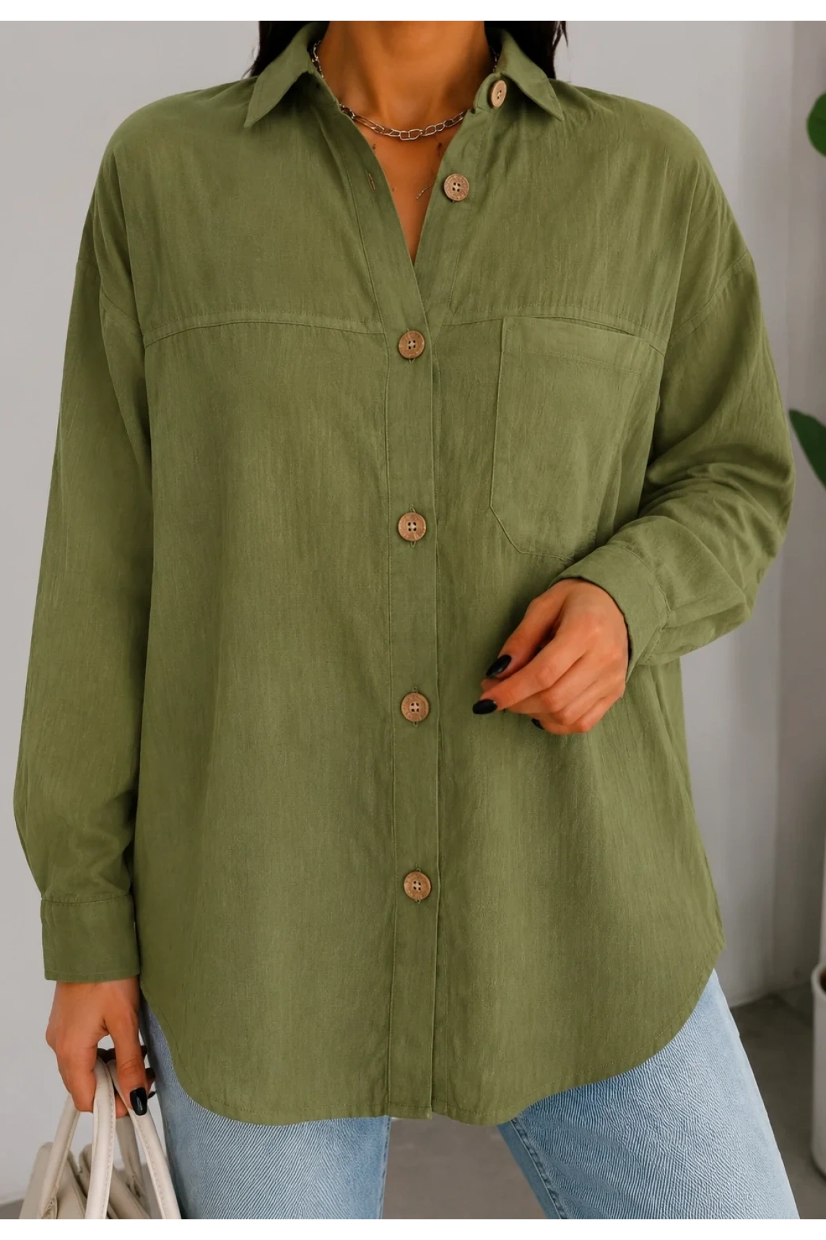 Kadın Haki Pamuklu Keten Tek Cepli Ahşap Düğmeli Bohem Oversize Gömlek