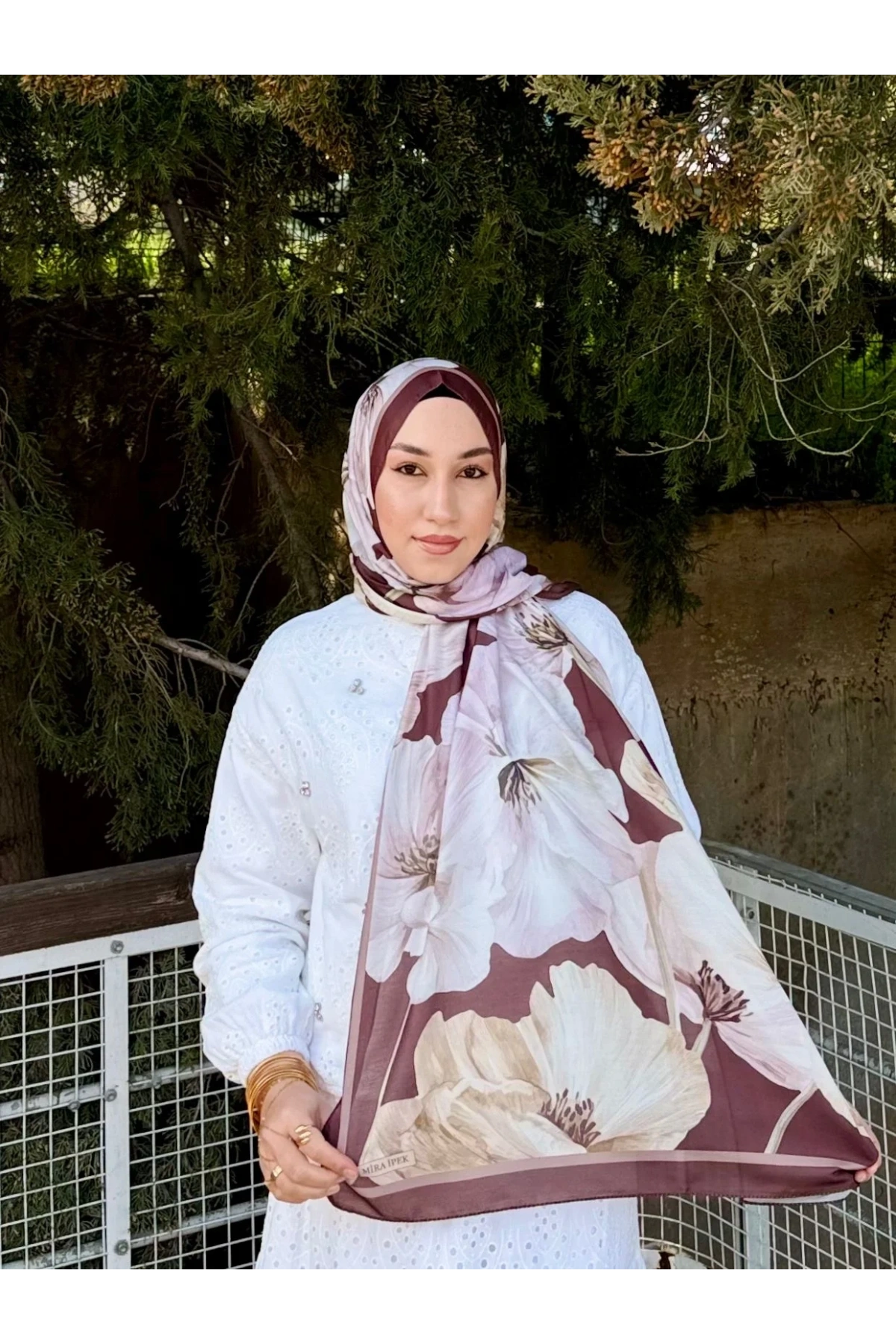 Kadın Kahve Krem Büyük Çiçek Desenli Pamuklu Bambu Yumuşak Dokulu Tesettür Şal