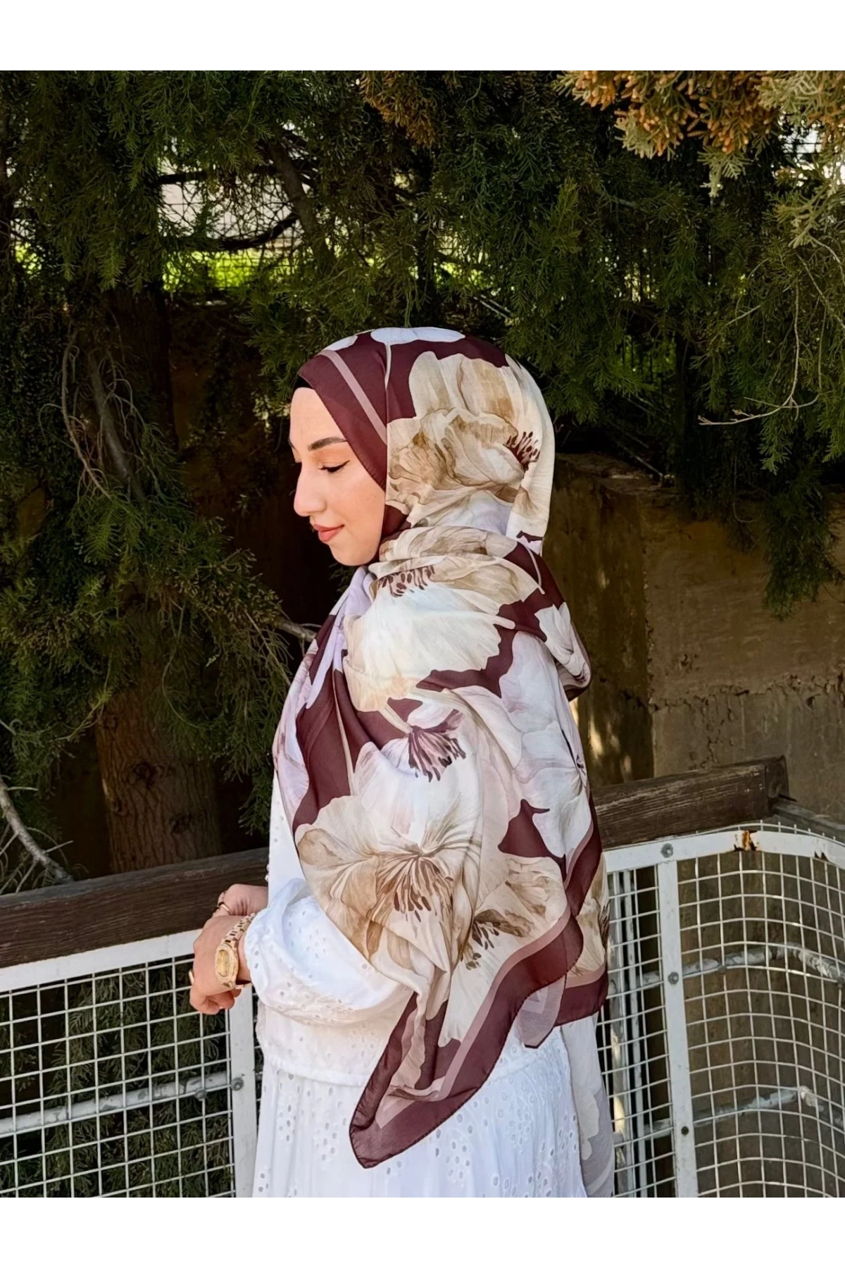 Kadın Kahve Krem Büyük Çiçek Desenli Pamuklu Bambu Yumuşak Dokulu Tesettür Şal