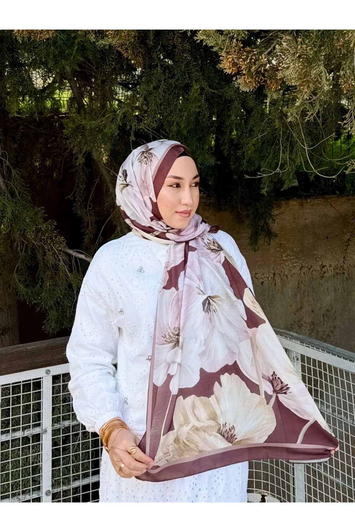 Kadın Kahve Krem Büyük Çiçek Desenli Pamuklu Bambu Yumuşak Dokulu Tesettür Şal