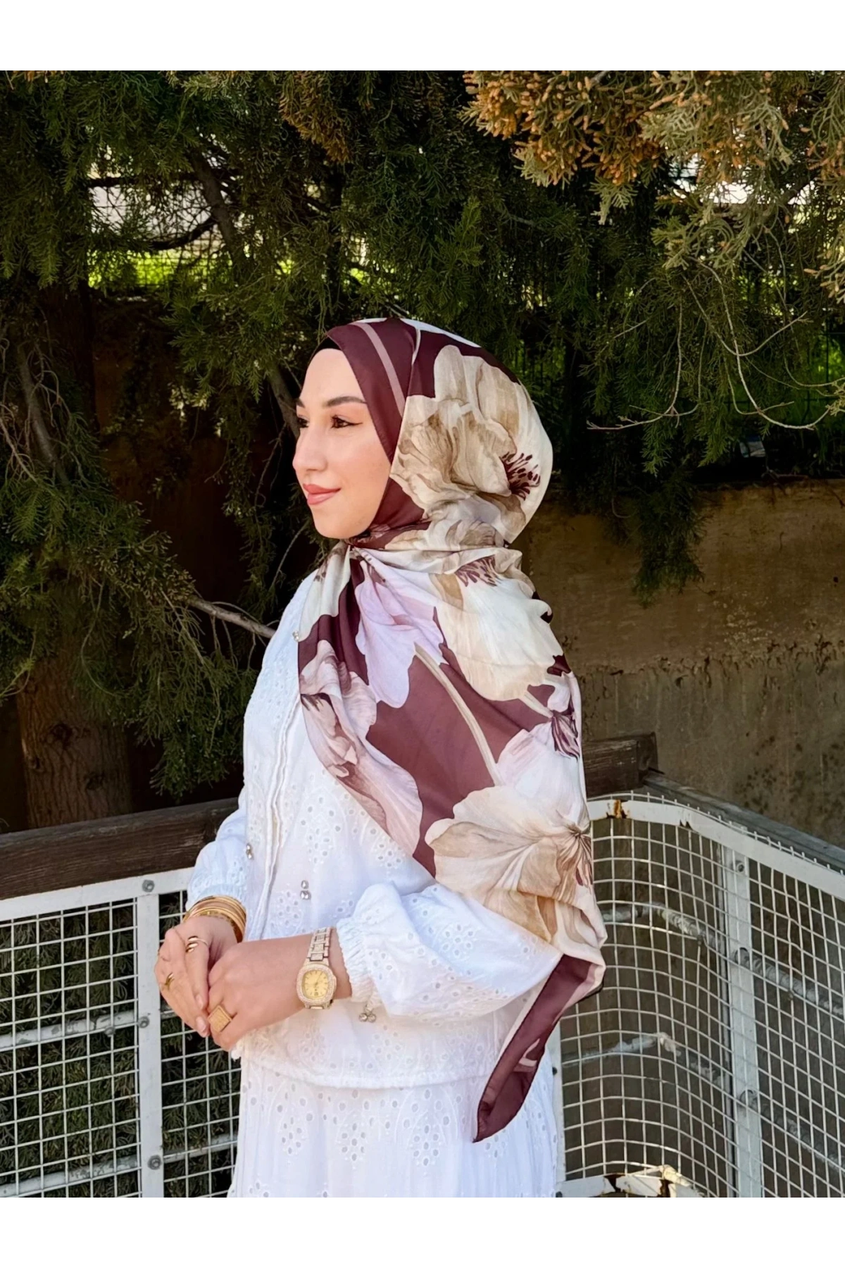 Kadın Kahve Krem Büyük Çiçek Desenli Pamuklu Bambu Yumuşak Dokulu Tesettür Şal