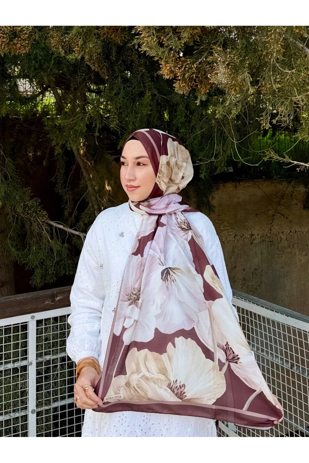 Kadın Kahve Krem Büyük Çiçek Desenli Pamuklu Bambu Yumuşak Dokulu Tesettür Şal