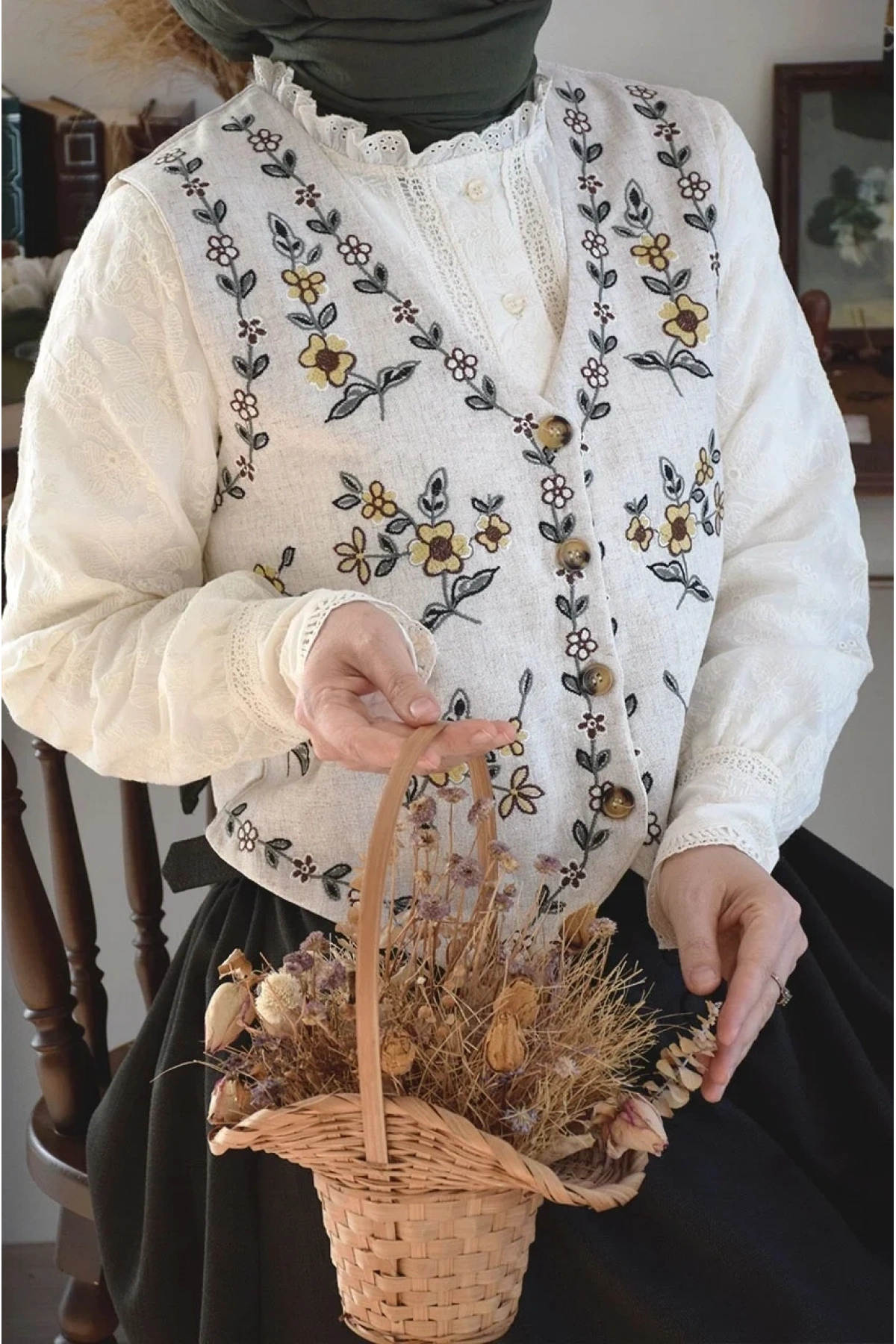 Kadın Krem V Yaka Etnik Çiçek Nakışlı Düğmeli Keten Dokuma Pinterest Bohem Yelek