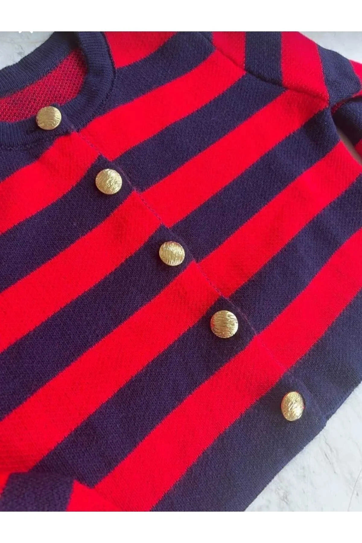 Kadın Kırmızı Lacivert Çizgili Uzun Kol Bisiklet Yaka Gold Düğmeli Kısa Crop Hırka