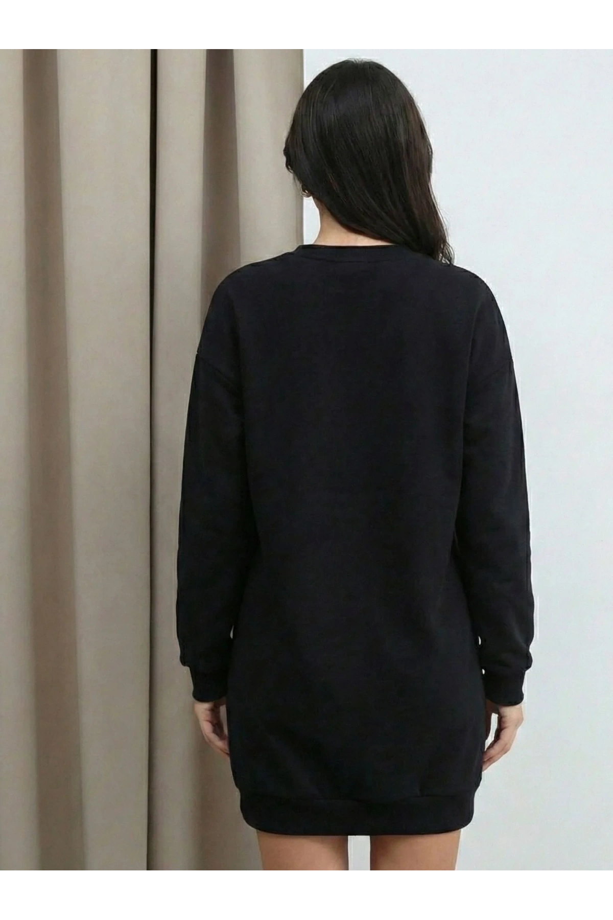 Kadın Siyah Bisiklet Yaka Uzun Kol Oversize İçi Şardonlu İki İplik Sweatshirt Elbise