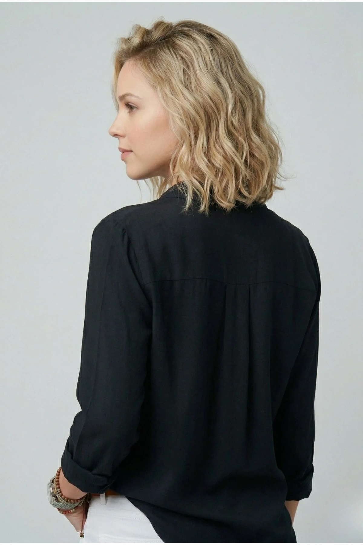 Kadın Siyah Düz Renk Dokuma Uzun Kollu Manşetli Düğmeli Pamuklu Viskon Basic Gömlek