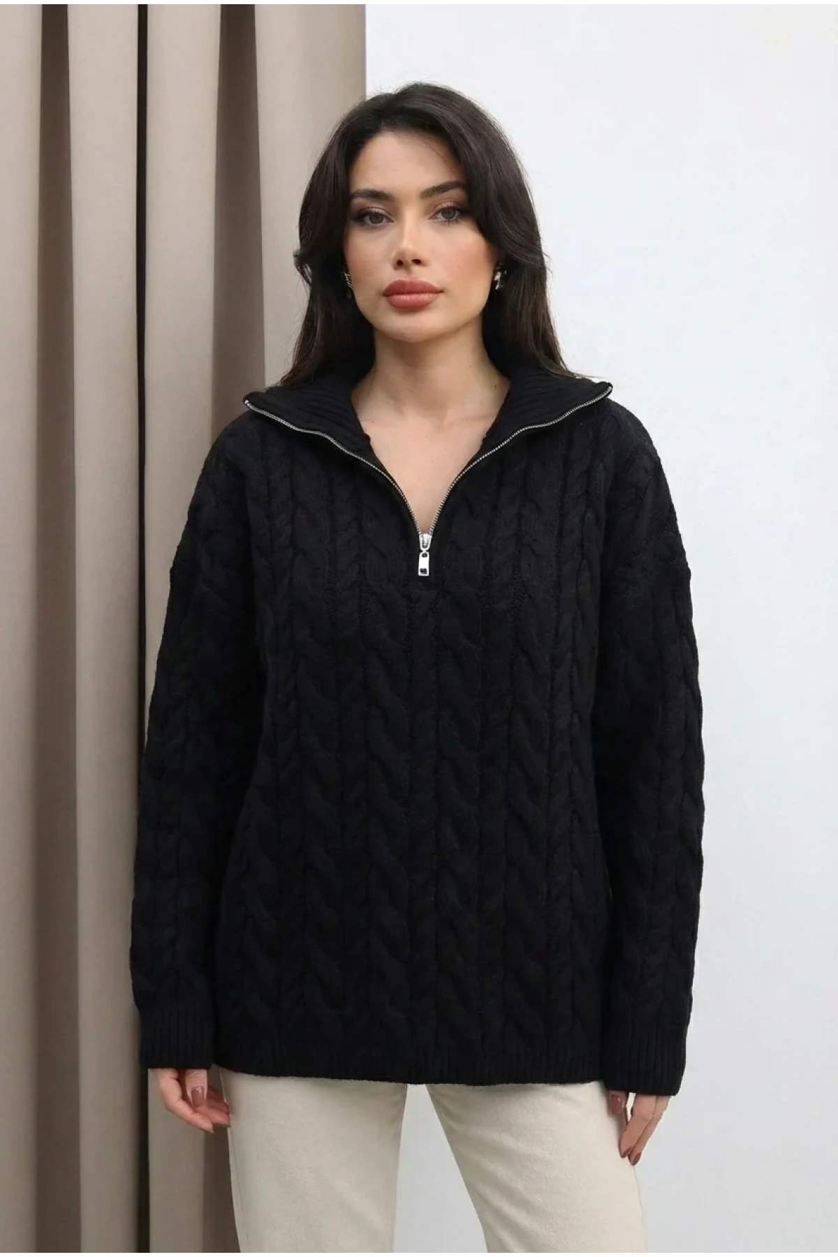 Kadın Siyah Fermuarlı Saç Örgü Desenli Yumuşak Dokulu Oversize Triko Kazak