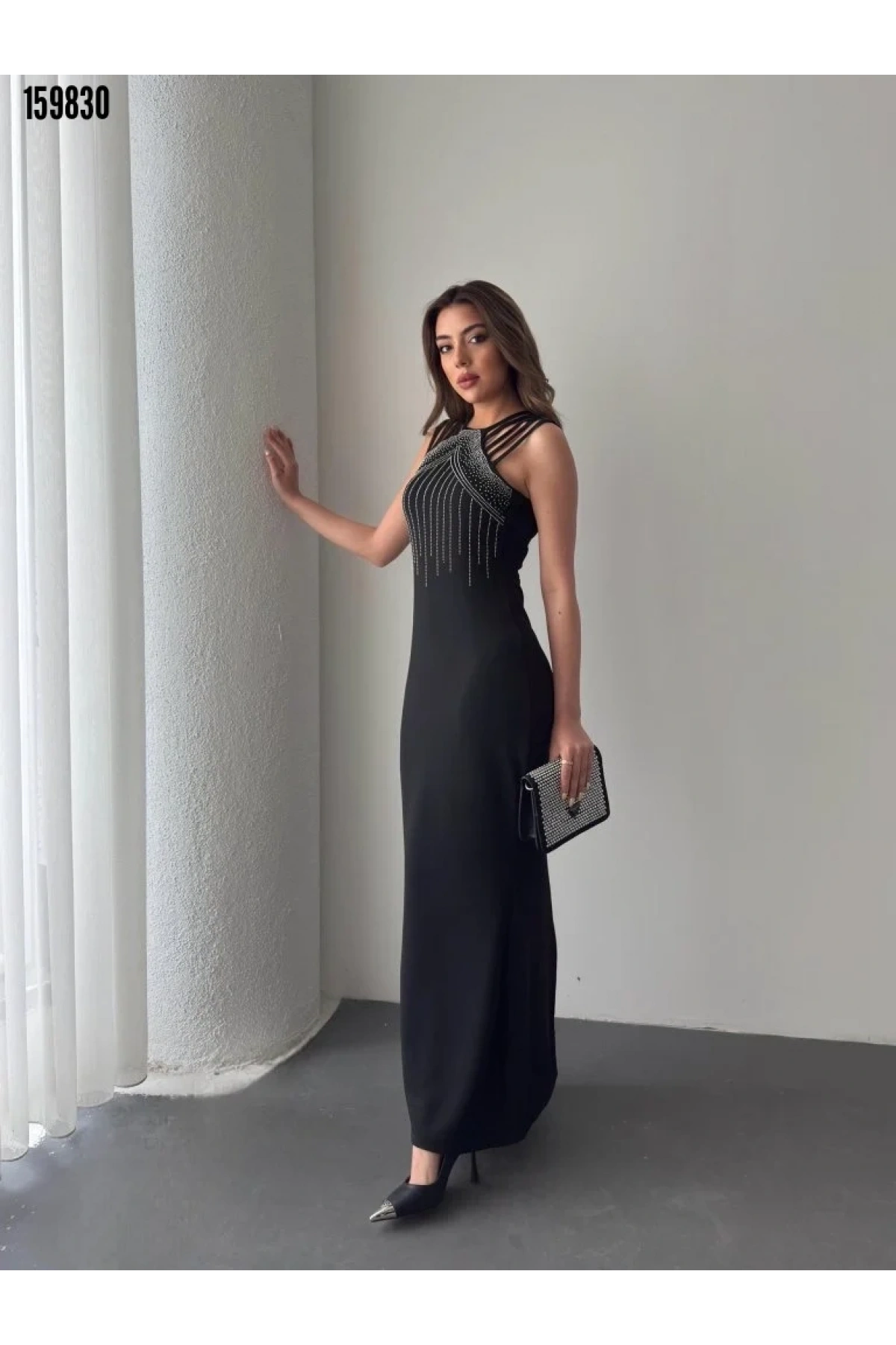 Kadın Siyah Taş İşlemeli Çoklu Askı Detaylı Sırtı Açık Scuba Kumaş Uzun Abiye Elbise