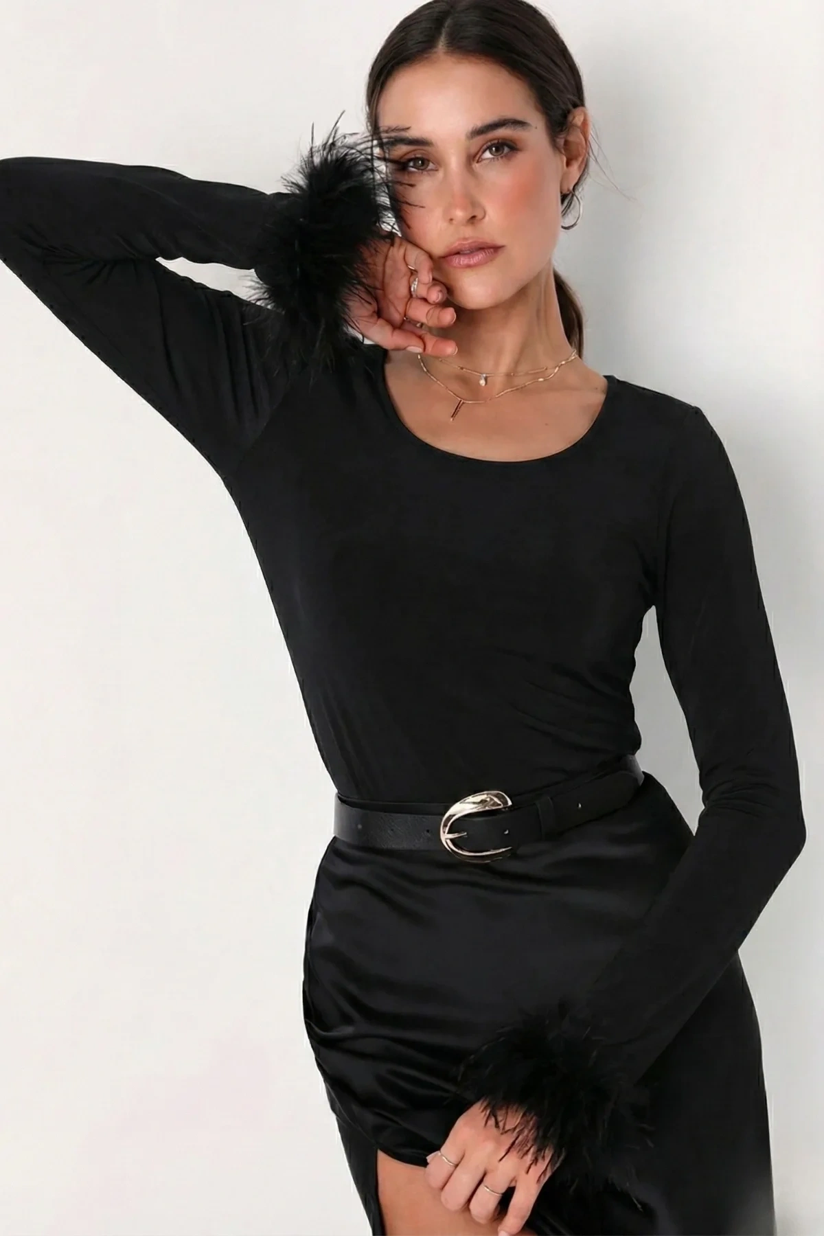 Kadın Siyah U Yaka Uzun Kol Bilekleri Tüy Detaylı Çift Kat Esnek Sandy Body Bluz