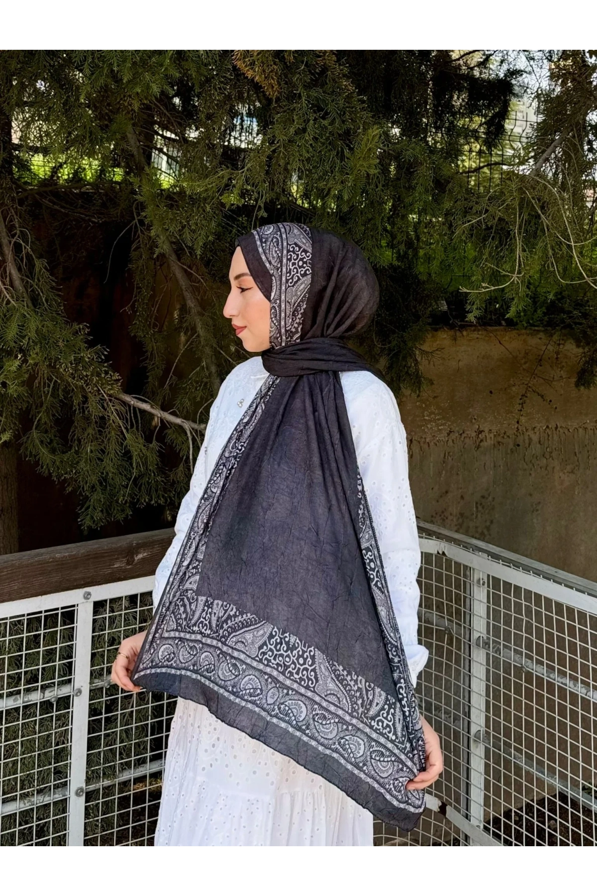 Kadın Siyah Etnik Desenli Pamuklu Bambu Yumuşak Dokulu Tesettür Şal